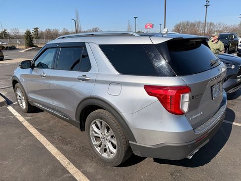 Used 2020 Ford Explorer Limited image 16