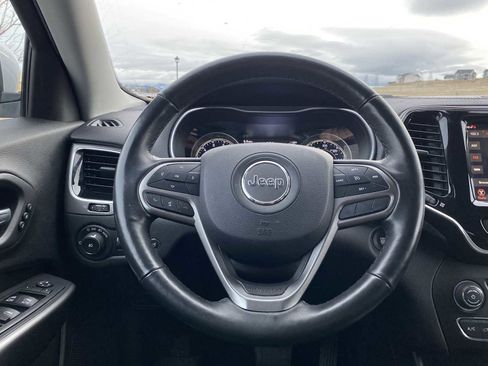 Used 2019 Jeep Cherokee Limited image 30