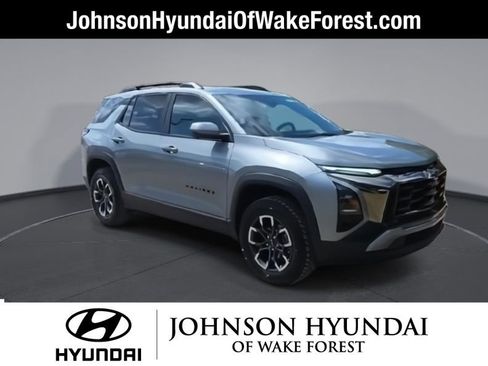 Used 2025 Chevrolet Equinox ACTIV w/ Safety and Technology Package image 2