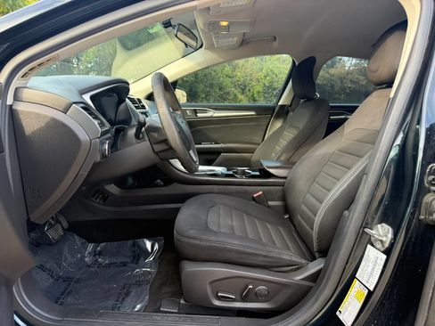 Used 2014 Ford Fusion SE FWD image 8