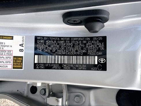 Used 2025 Toyota Corolla LE FWD image 36