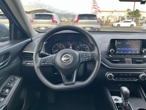 Used 2023 Nissan Altima 2.5 S FWD image 33