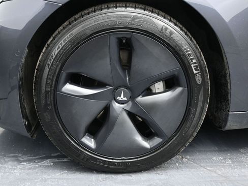 Used 2018 Tesla Model 3 Long Range image 10