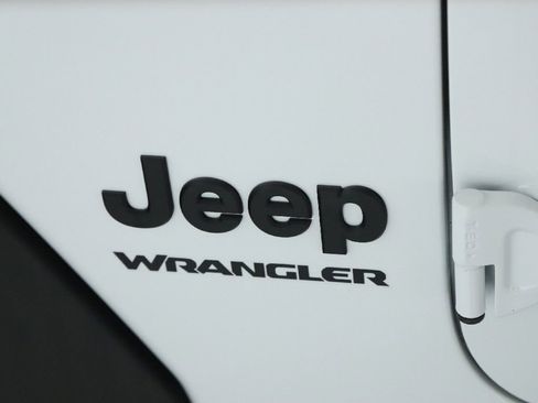 Used 2022 Jeep Wrangler Willys image 33