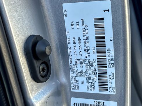 Used 2024 Toyota Tundra Limited image 26