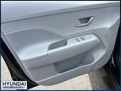 New 2027 Hyundai Kona SE FWD image 14