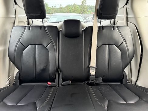 Used 2020 Chrysler Voyager Lxi FWD image 23