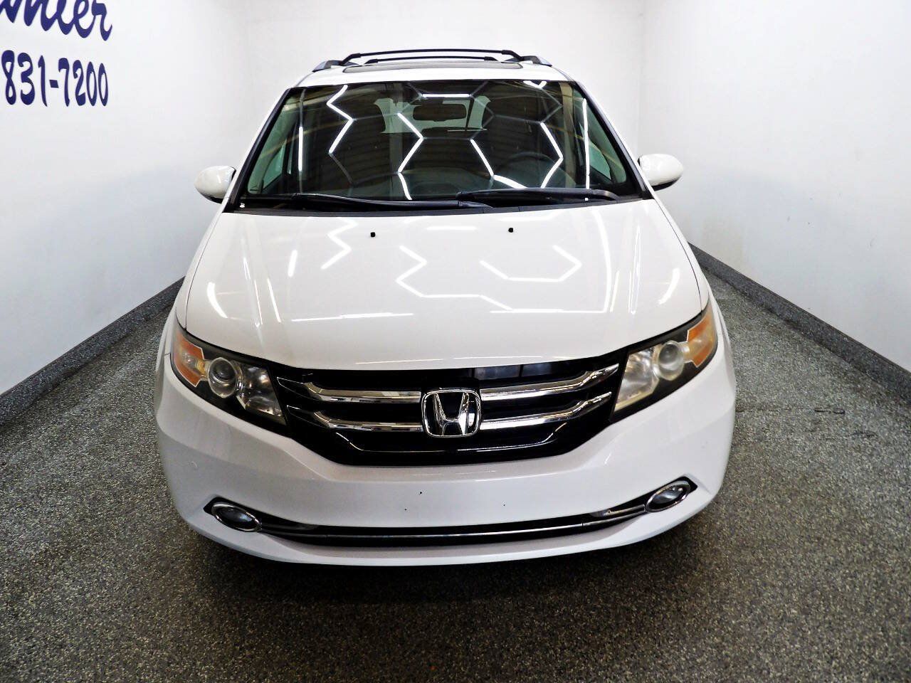 Used 2015 Honda Odyssey Touring image 2
