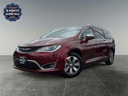 Used 2018 Chrysler Pacifica Limited w/ Advanced Safetytec Group