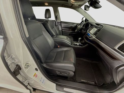 Used 2019 Toyota Highlander Limited Platinum image 19