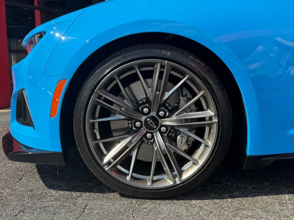 Used 2023 Chevrolet Camaro ZL1 RWD image 9