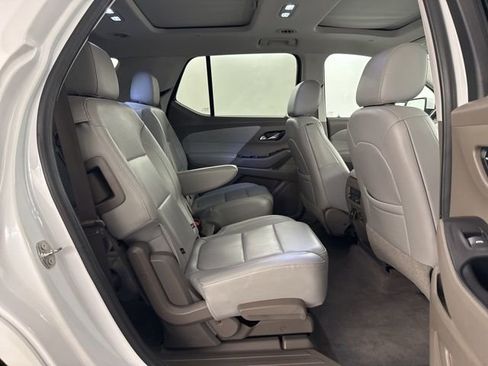 Used 2021 Chevrolet Traverse Premier image 14