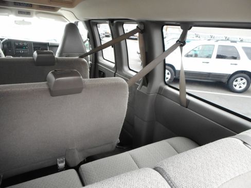 Used 2017 Chevrolet Express 3500 LT w/ LT Preferred Equipment Group image 20