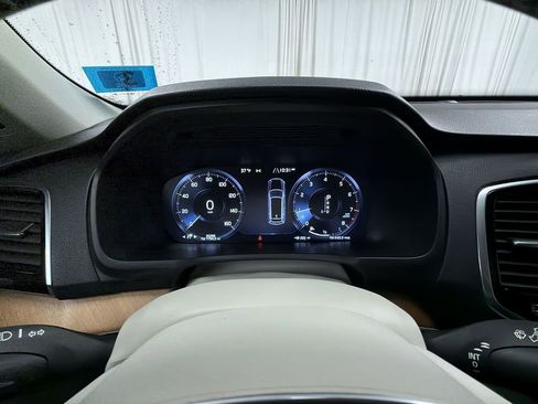Used 2021 Volvo XC90 T6 Momentum w/ Advanced Package image 20