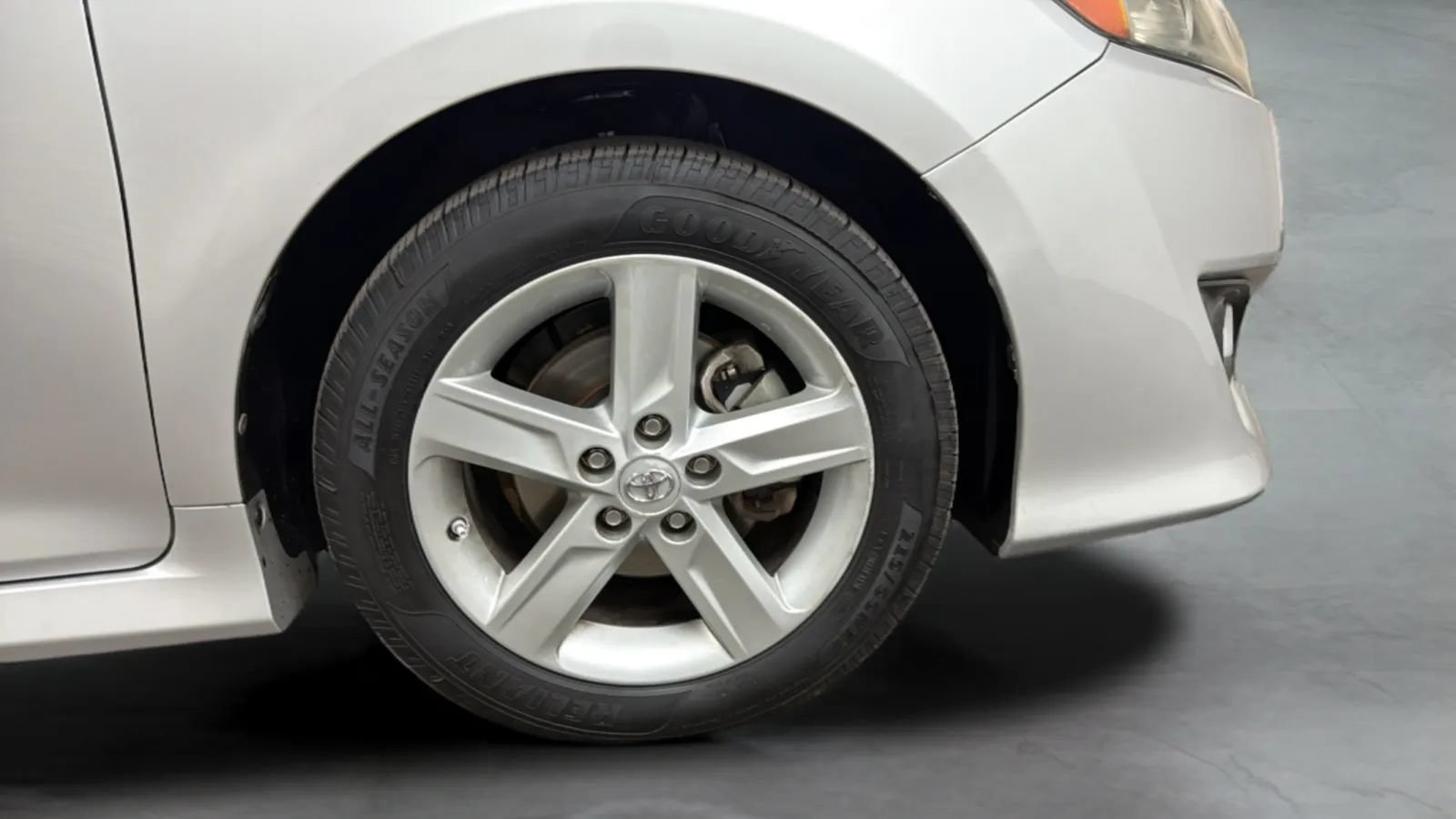 Used 2013 Toyota Camry SE FWD image 23