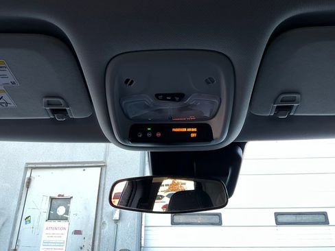 Used 2025 Chevrolet TrailBlazer LT image 13