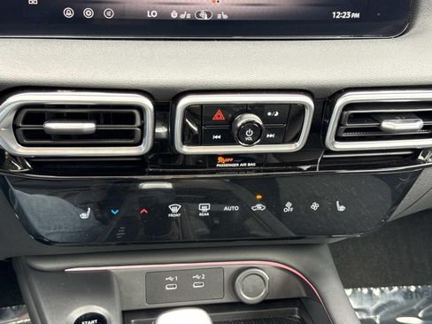Certified 2026 Nissan Sentra SV w/ SV Convenience Package FWD image 12