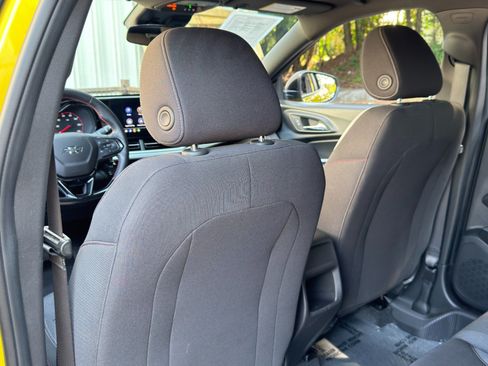 Used 2025 Chevrolet Trax RS w/ Driver Confidence Package FWD image 31