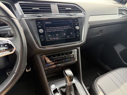 Used 2024 Volkswagen Tiguan SE R-Line image 11