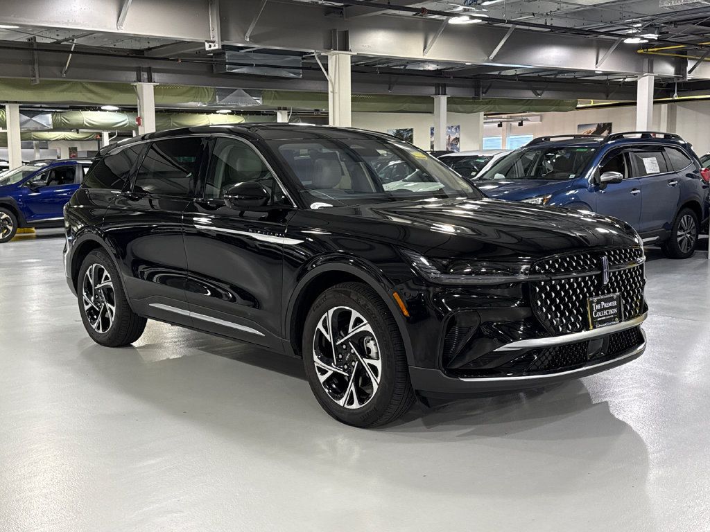 Used 2026 Lincoln Nautilus Premier w/ Equipment Group 102A AWD/4WD image 1