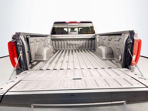 Used 2023 GMC Sierra 1500 SLT w/ SLT Premium Plus Package AWD/4WD image 26