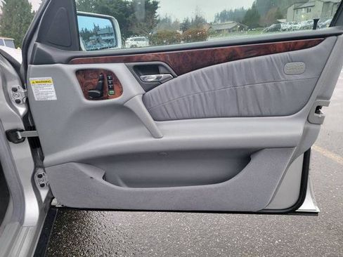Used 1999 Mercedes-Benz E 430 Sedan image 20