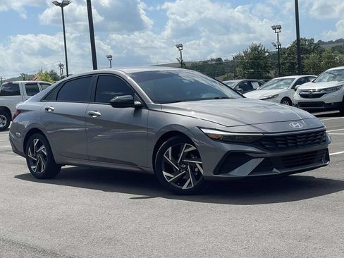 Certified 2025 Hyundai Elantra Sport w/ Cargo Package FWD image 1