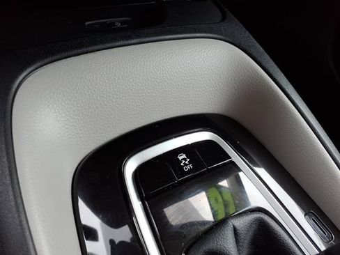 Used 2026 Toyota Corolla LE w/ LE Premium Package FWD image 22