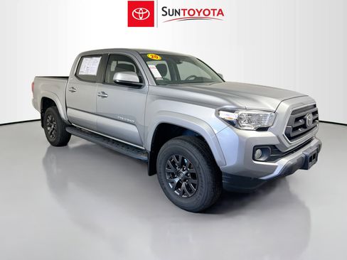 Used 2020 Toyota Tacoma SR5 w/ SR5 Appearance Package (SM) image 1