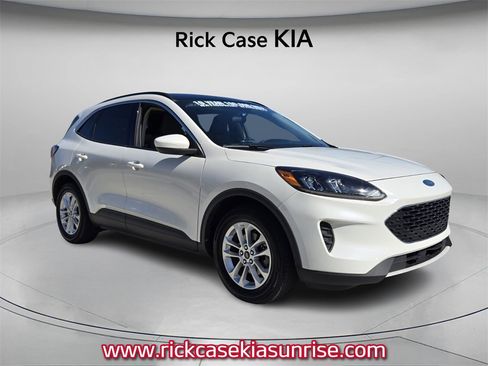 Used 2020 Ford Escape SE image 9