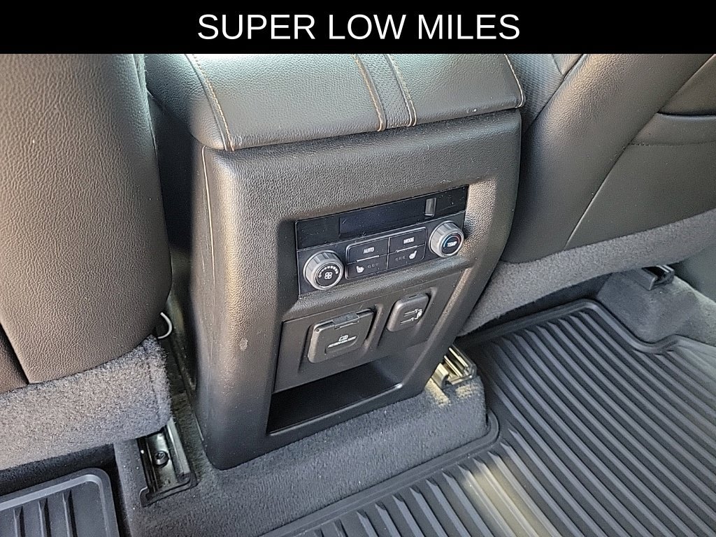 Used 2019 Chevrolet Traverse Premier w/ Driver Confidence II Package FWD image 10
