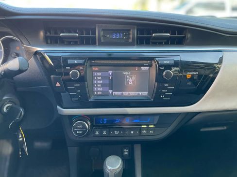 Used 2014 Toyota Corolla S Premium image 16