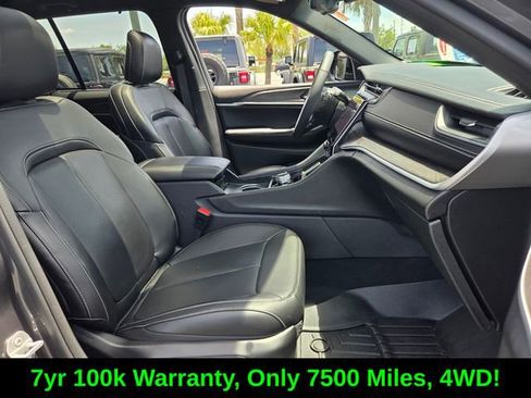 Certified 2025 Jeep Grand Cherokee Limited w/ Luxury Tech Group II AWD/4WD image 17