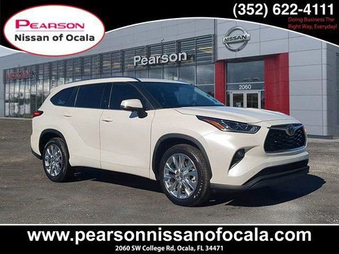 Used 2021 Toyota Highlander Limited image 1