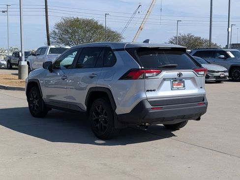 Used 2024 Toyota RAV4 LE FWD image 7