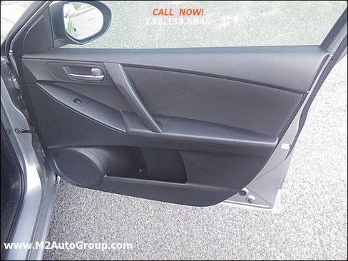 Used 2013 MAZDA MAZDA3 i SV image 32