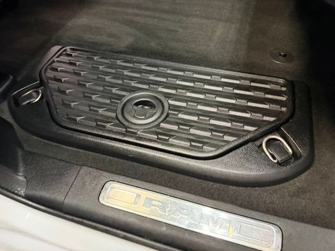 Used 2020 RAM 1500 Longhorn AWD/4WD image 34