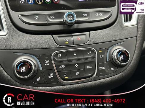 Used 2021 Chevrolet Malibu LT image 28