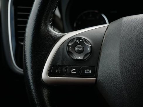 Used 2014 Mitsubishi Outlander SE AWD/4WD image 17