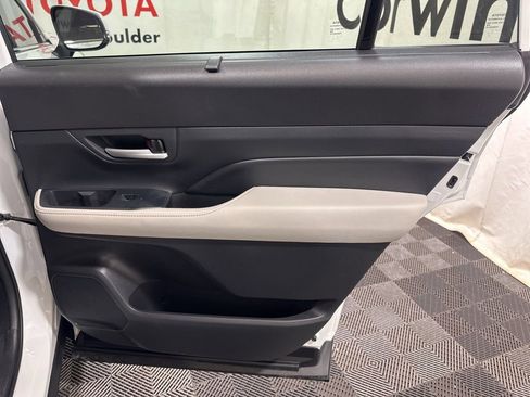 Used 2024 Toyota Grand Highlander XLE image 14