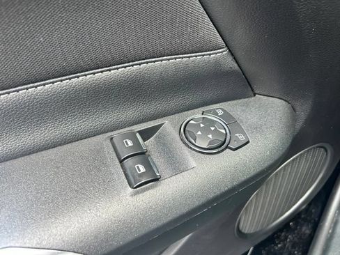 Used 2022 Ford Mustang GT RWD image 15