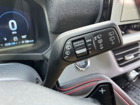 Used 2025 Ford Explorer ST image 33