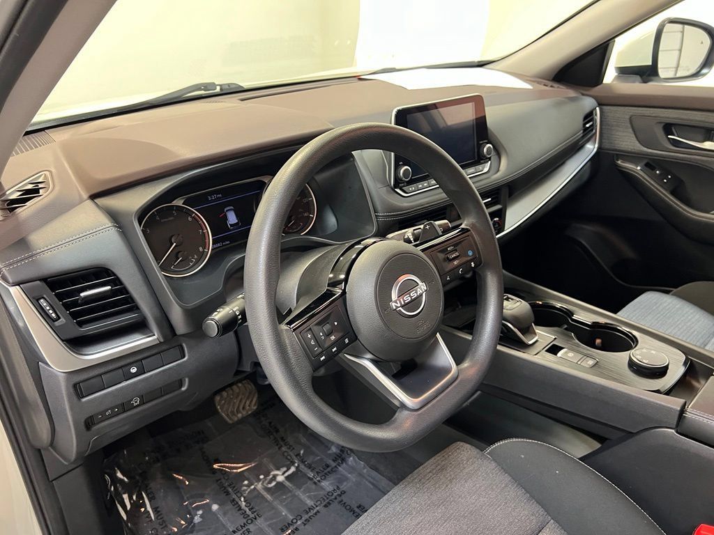 Used 2023 Nissan Rogue SV AWD/4WD image 17