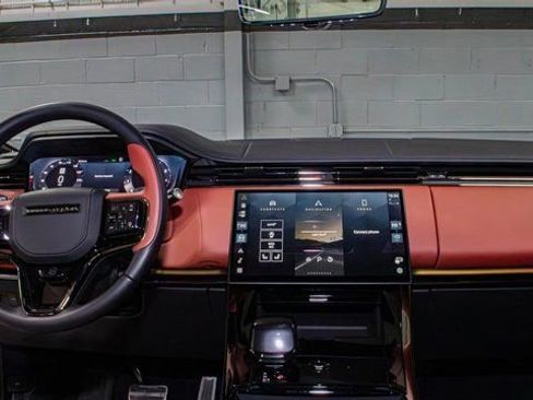 Used 2025 Land Rover Range Rover Sport SV Edition Two image 5