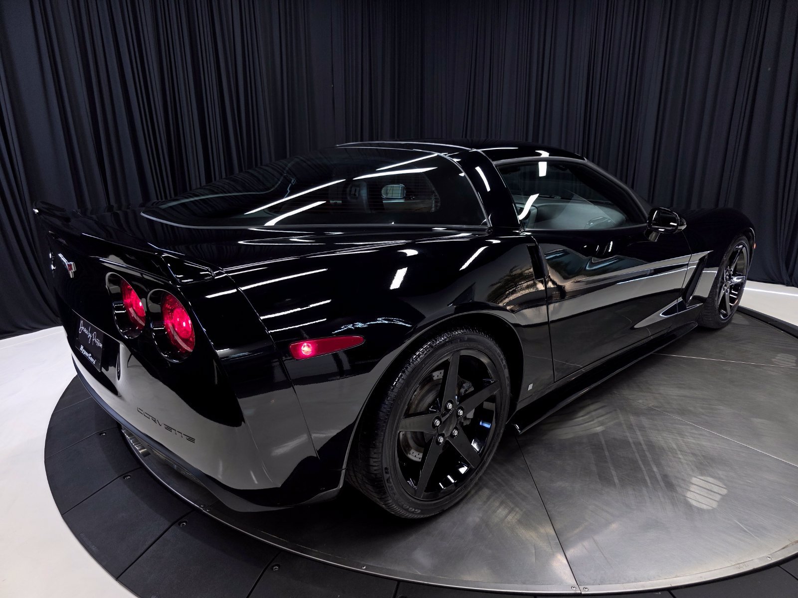 Used 2007 Chevrolet Corvette Coupe w/ Preferred Equipment Group RWD image 40