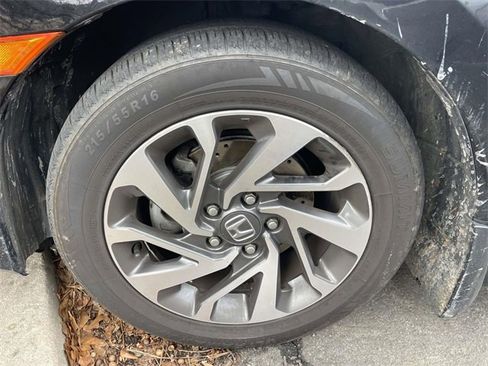 Used 2016 Honda Civic EX image 4