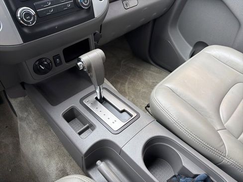 Used 2016 Nissan Frontier SV image 26