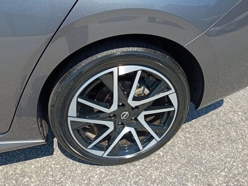 Used 2025 Nissan Sentra SR FWD image 22