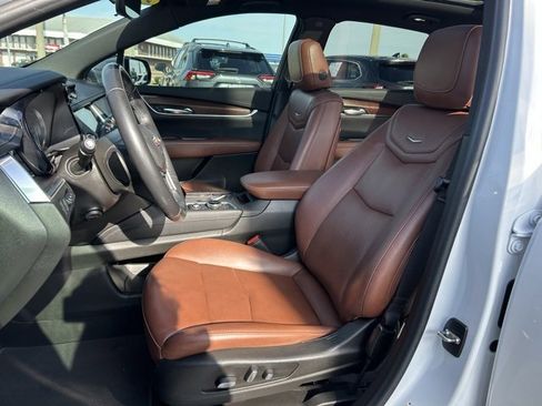 Used 2021 Cadillac XT5 Premium Luxury image 14