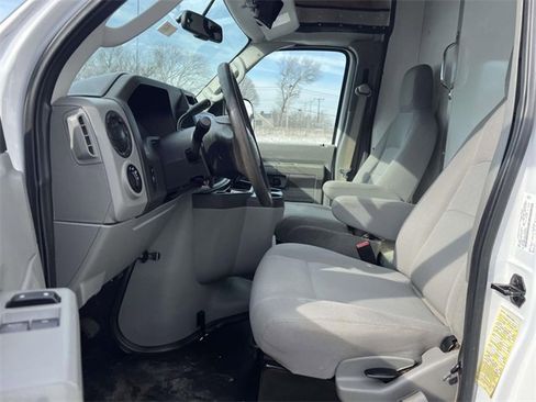 Used 2019 Ford E-350 and Econoline 350 Super Duty w/ Power Windows & Locks Group image 12